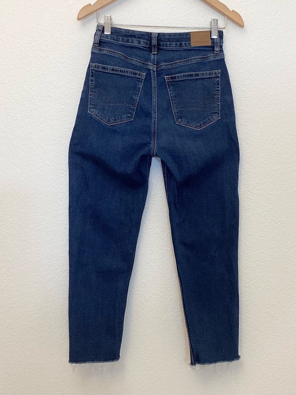 American Eagle 2 Short Mom Straight Jeans High Rise Women’s Crossover Waist 2022 - Picture 7 of 16